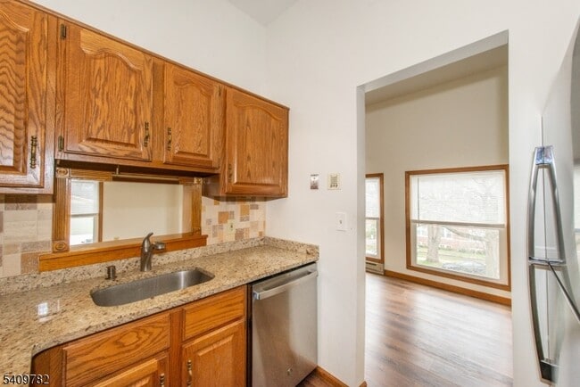 Building Photo - 21 Springfield Ave