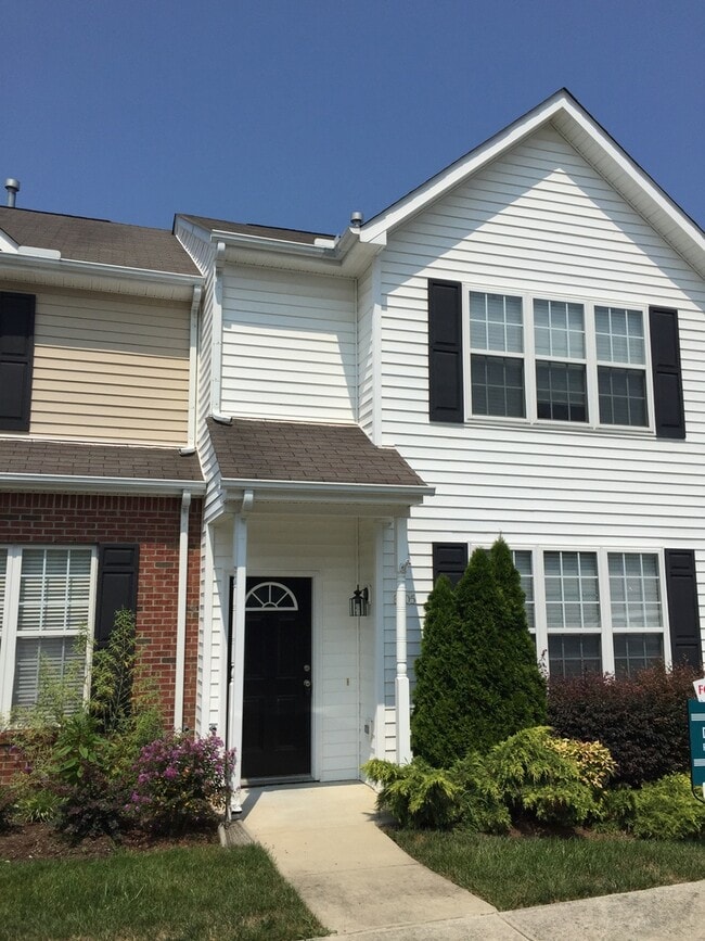 Building Photo - 8605 London Park Ct