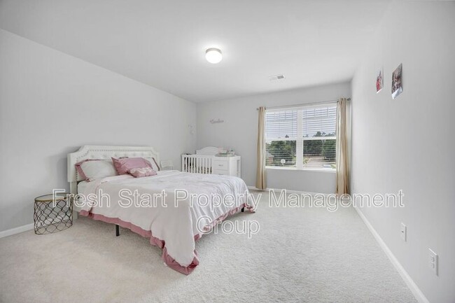 Building Photo - 300 Barony Pl Dr