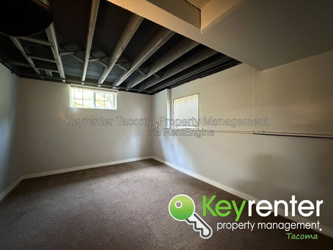 Building Photo - 629 Sandra Lee Ct SE