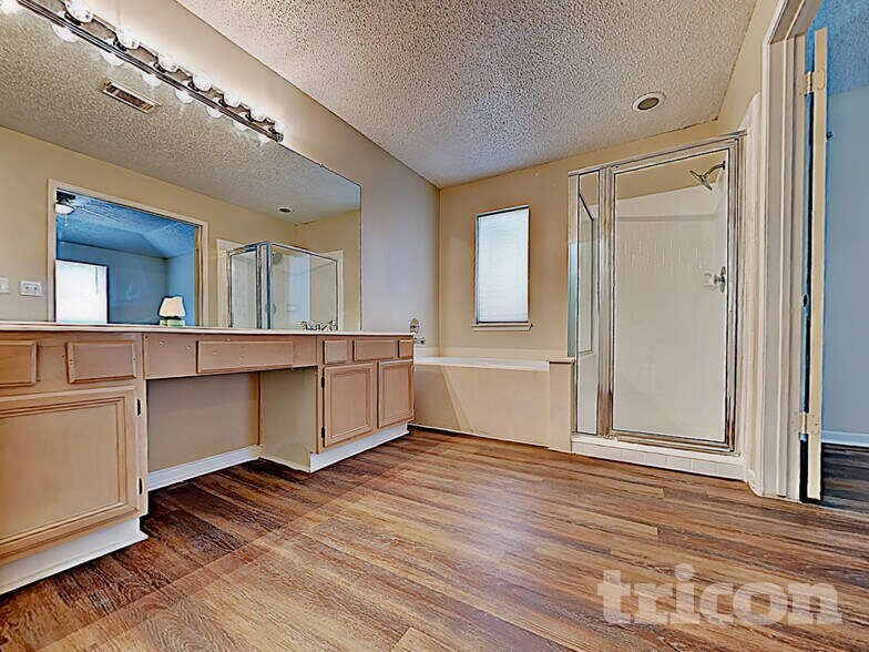 Building Photo - 13830 Keyworth Dr