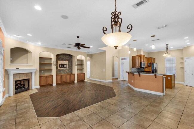 Building Photo - "Charming 3-Bed Oasis with Pool in Niceville!"