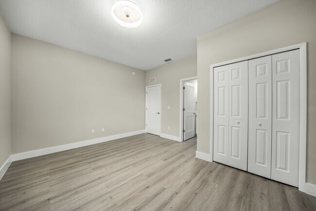 Building Photo - 3 Bedroom Home Located In The Sun N Lake Golf Community