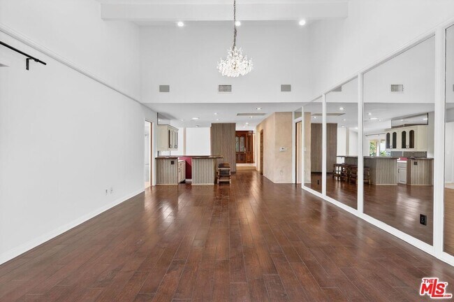 Building Photo - 3713 Dellvale Pl