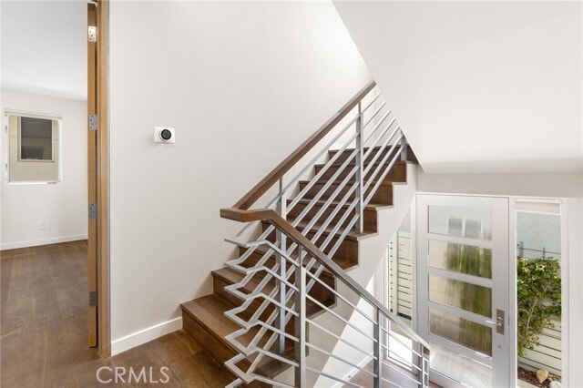 Building Photo - 726 Loma Dr