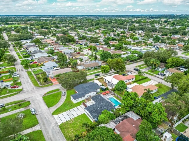 Building Photo - 6661 Freedom St