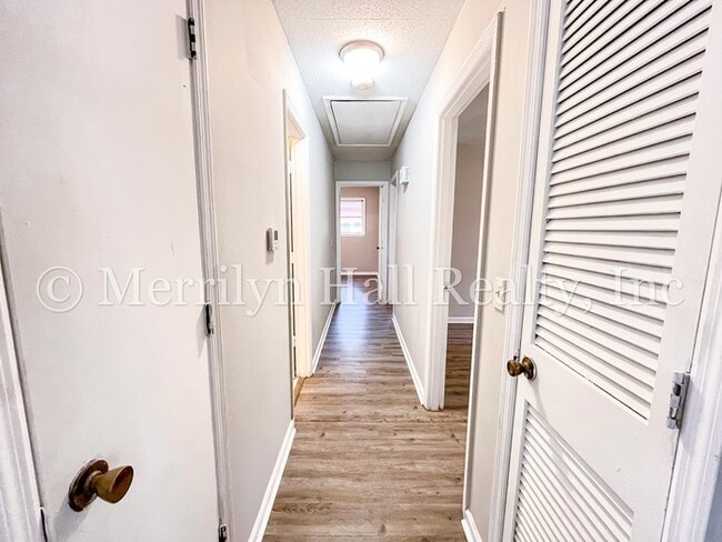 Building Photo - Updated 3 Bedroom home with Luxury Vinyl P...