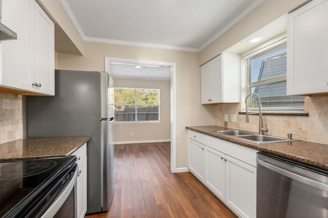 Building Photo - 20361 Fieldtree Dr