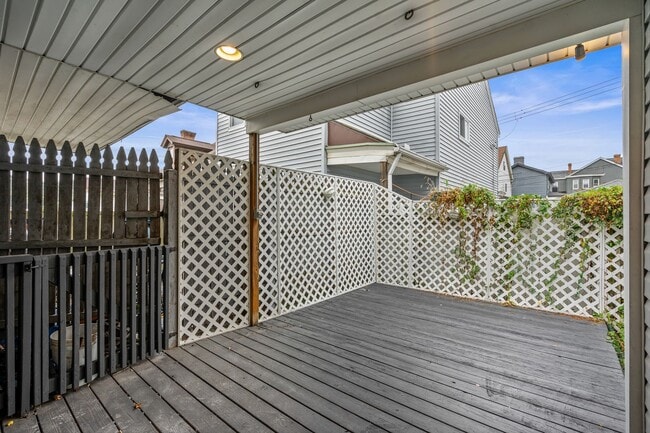 Building Photo - 322 Gildenfenny St