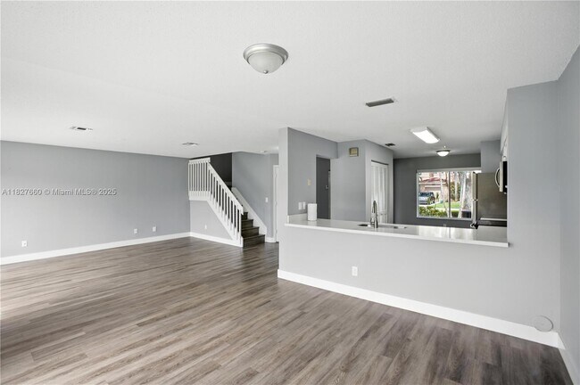 Building Photo - 1723 SW 109th Terrace