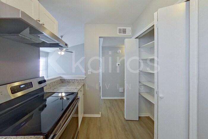 Building Photo - 2531 E Timberview Ln