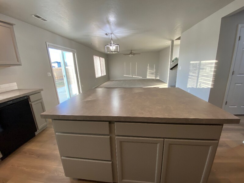 Building Photo - 1725 SW Miner St