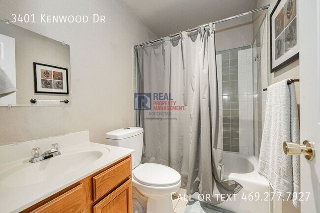 Building Photo - 3401 Kenwood Dr