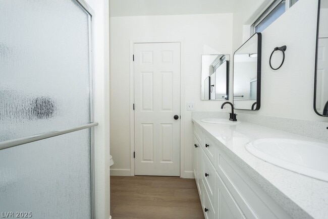 Building Photo - 2021 S Dandelion St