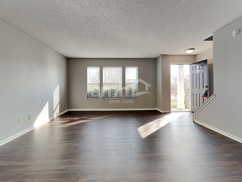 Building Photo - 12218 Maize Dr