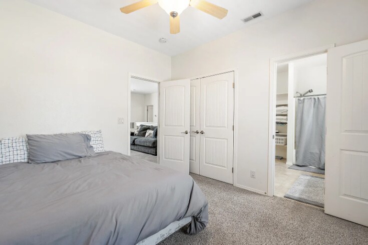 Building Photo - 18227 Southlake Cir