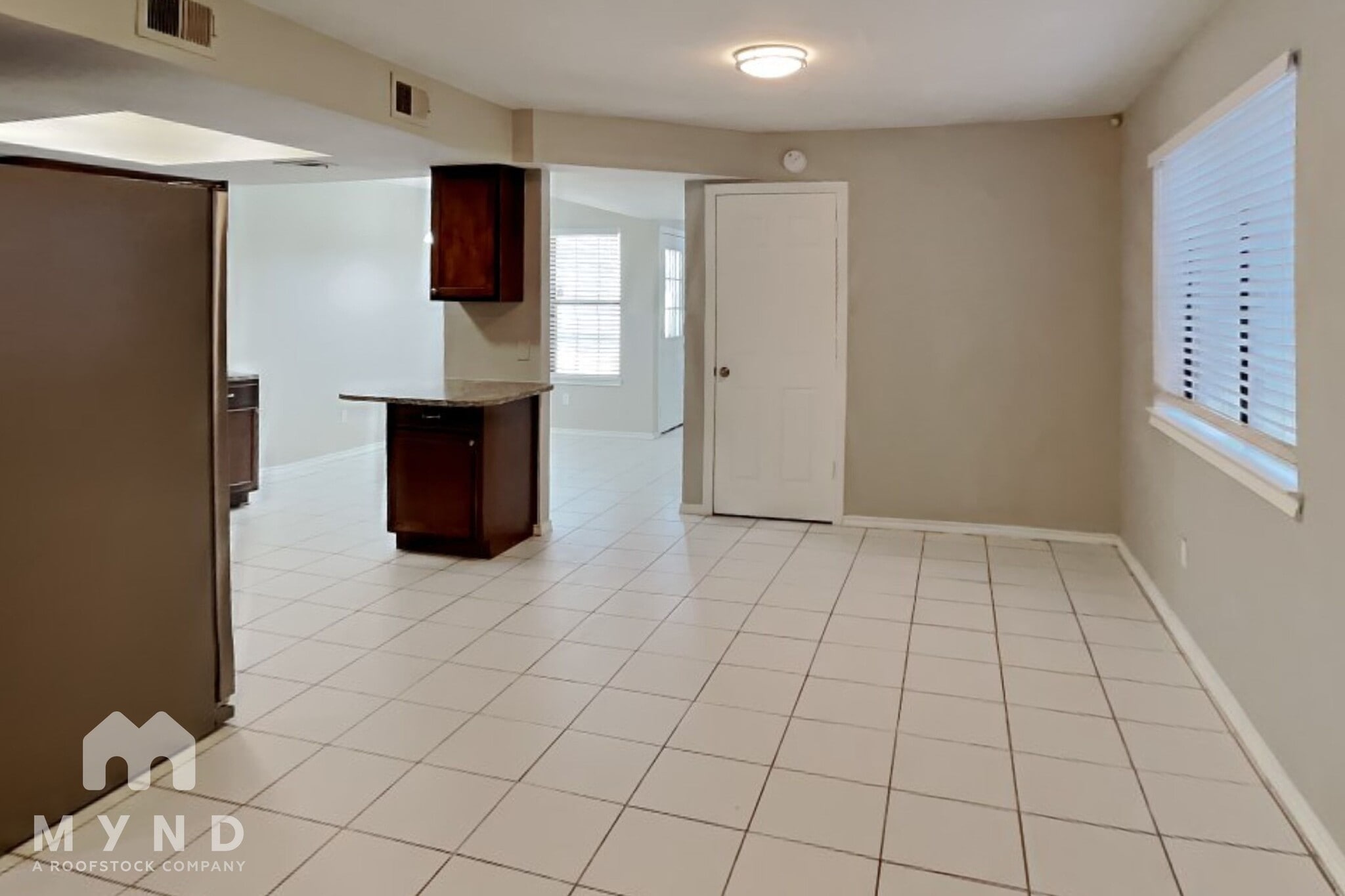 Building Photo - 7413 Waterway Dr