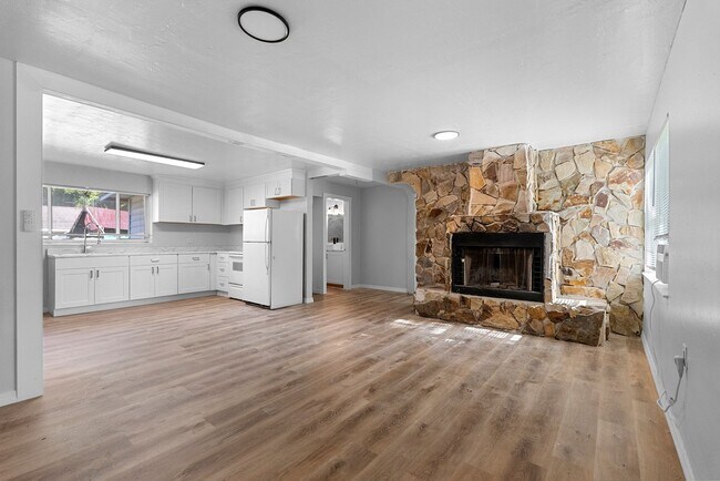 Building Photo - 420 Rock Pit Rd