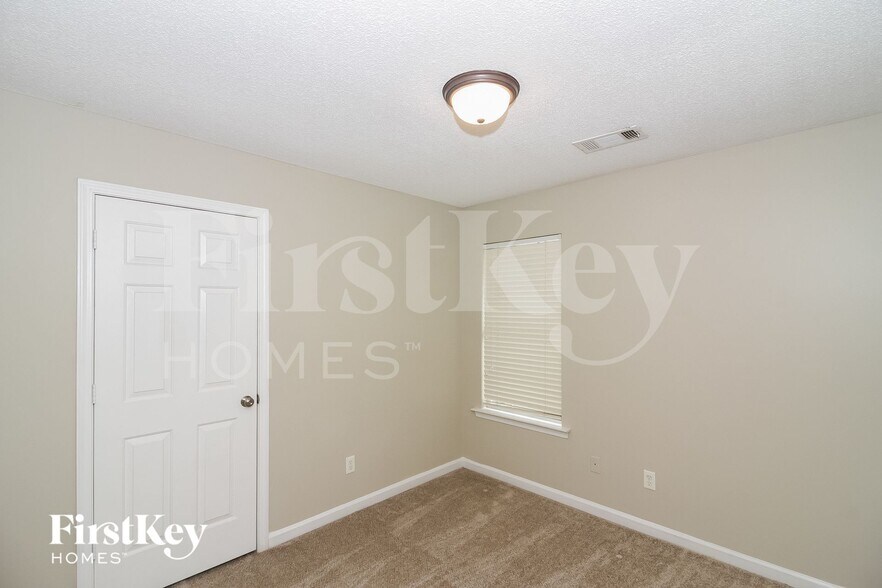 Building Photo - 6853 Shorey Ln