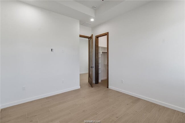 Building Photo - 4558 Hicks Ln