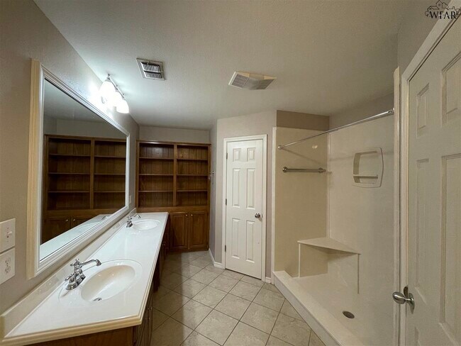 Building Photo - 2807 Concho Ln