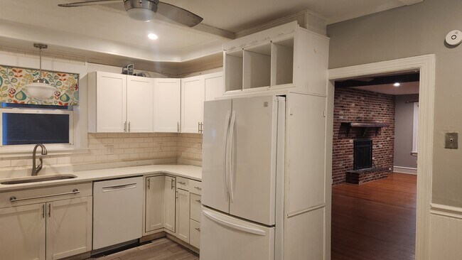 Building Photo - 417 Llanerch Ave
