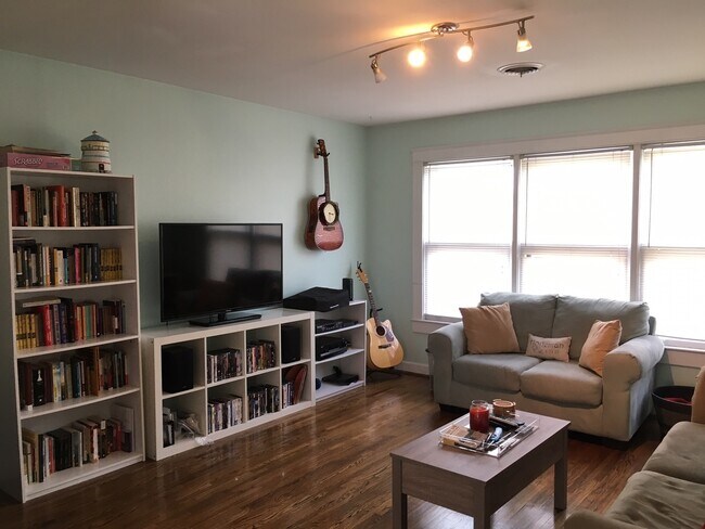 Building Photo - 246 White Bridge Pike