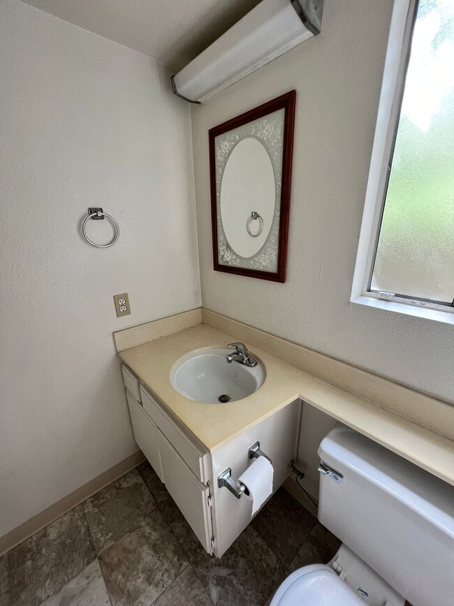 Building Photo - 2 Bed/2.5 Bath Condo at College Park Townh...