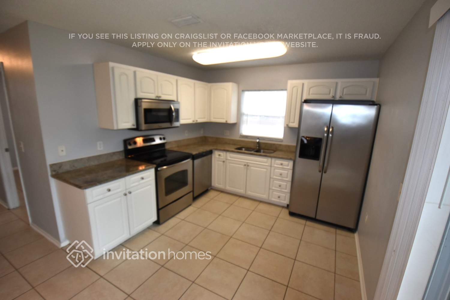 Building Photo - 1117 W Knollwood St