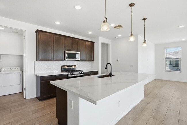 Building Photo - 5100 E Rancho Paloma Dr