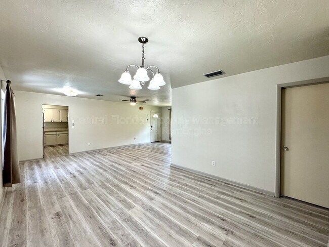 Building Photo - 1074 Gerona Ave