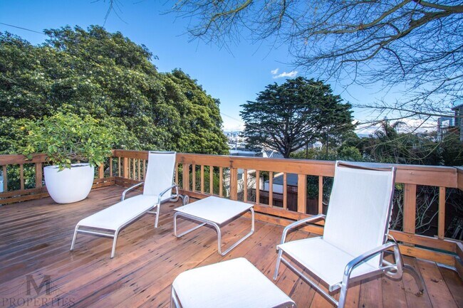 Building Photo - Eureka Valley/Castro 4 Bed + Bonus Room, 3 Bath, 2 Car Garage, City & Valley Views