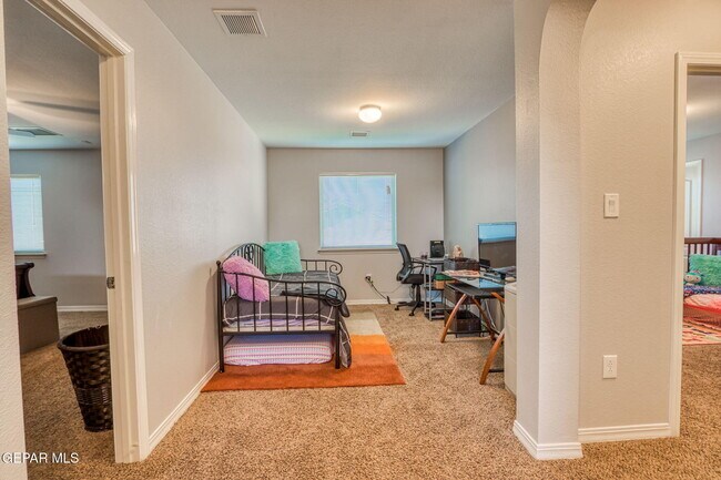 Building Photo - 14553 Sunny Land Ave