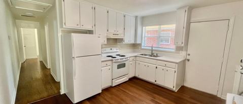Building Photo - 2553 Myra St