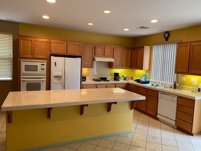 Building Photo - Beautiful Home near Pitts Ranch Park