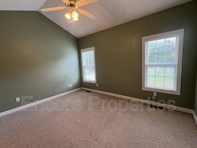 Building Photo - 1008 Elmsleigh Way