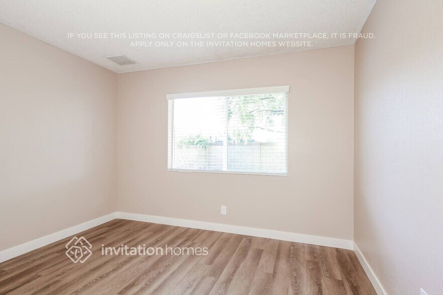 Building Photo - 8838 N 46th Dr