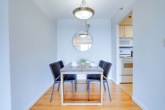 Building Photo - 401 12th St S