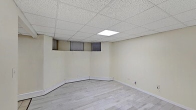 Building Photo - 15 Glenville Ave
