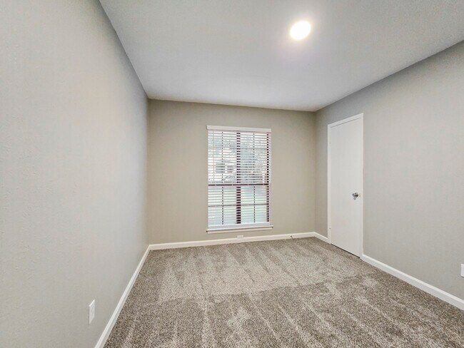 Building Photo - 1612 Cindy Ct