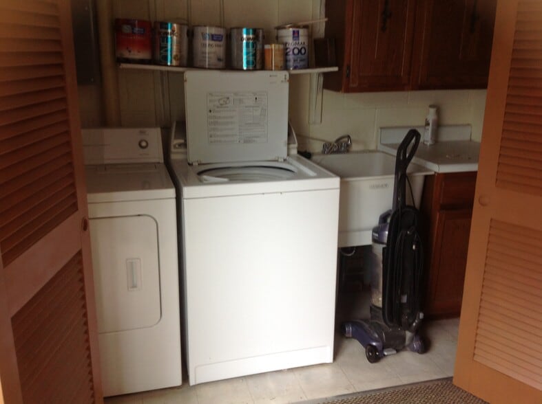 Laundy - 250 Chapel Rd