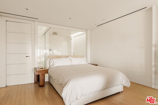 Building Photo - 1267 Palisades Beach Rd