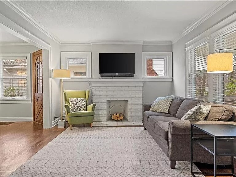 Building Photo - 7527 Madison Ave