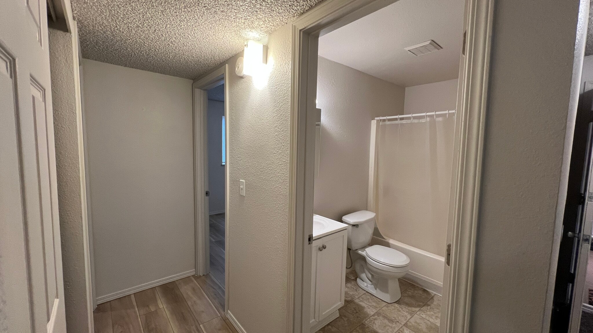 Building Photo - 14801 132nd Ave E