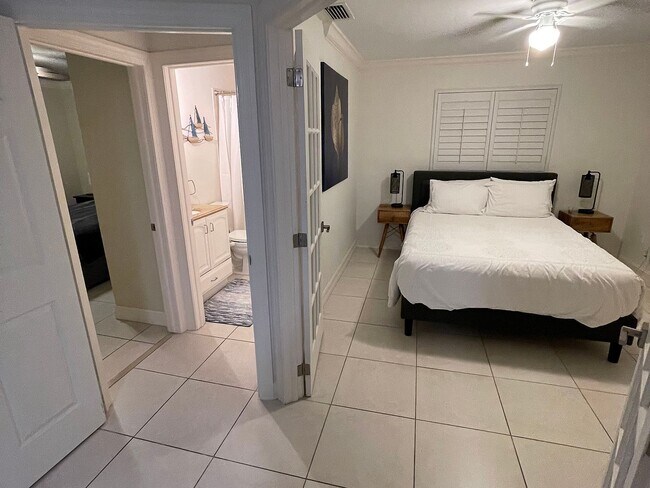 Building Photo - 1337 Center Ln