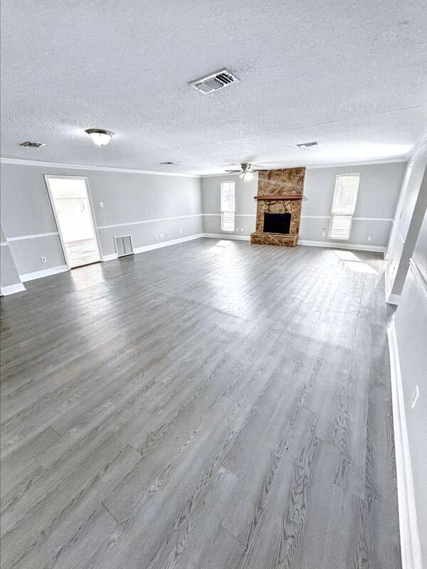 Building Photo - 2839 Kiowa Ave
