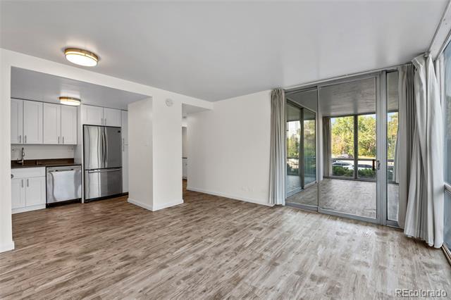 Building Photo - 3100 E Cherry Creek S Dr
