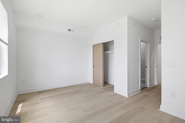 Building Photo - 2237 N 16th St