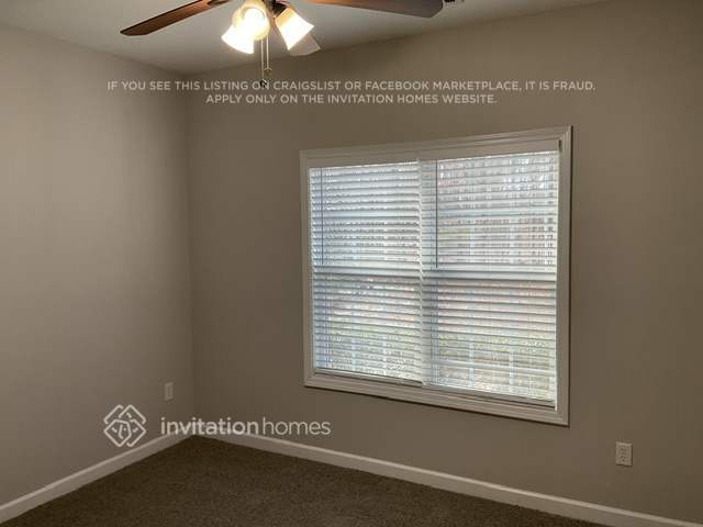 Building Photo - 4233 Essex Dr