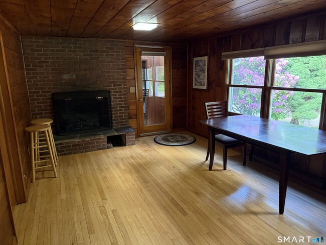 Building Photo - 381 Nichols Ave